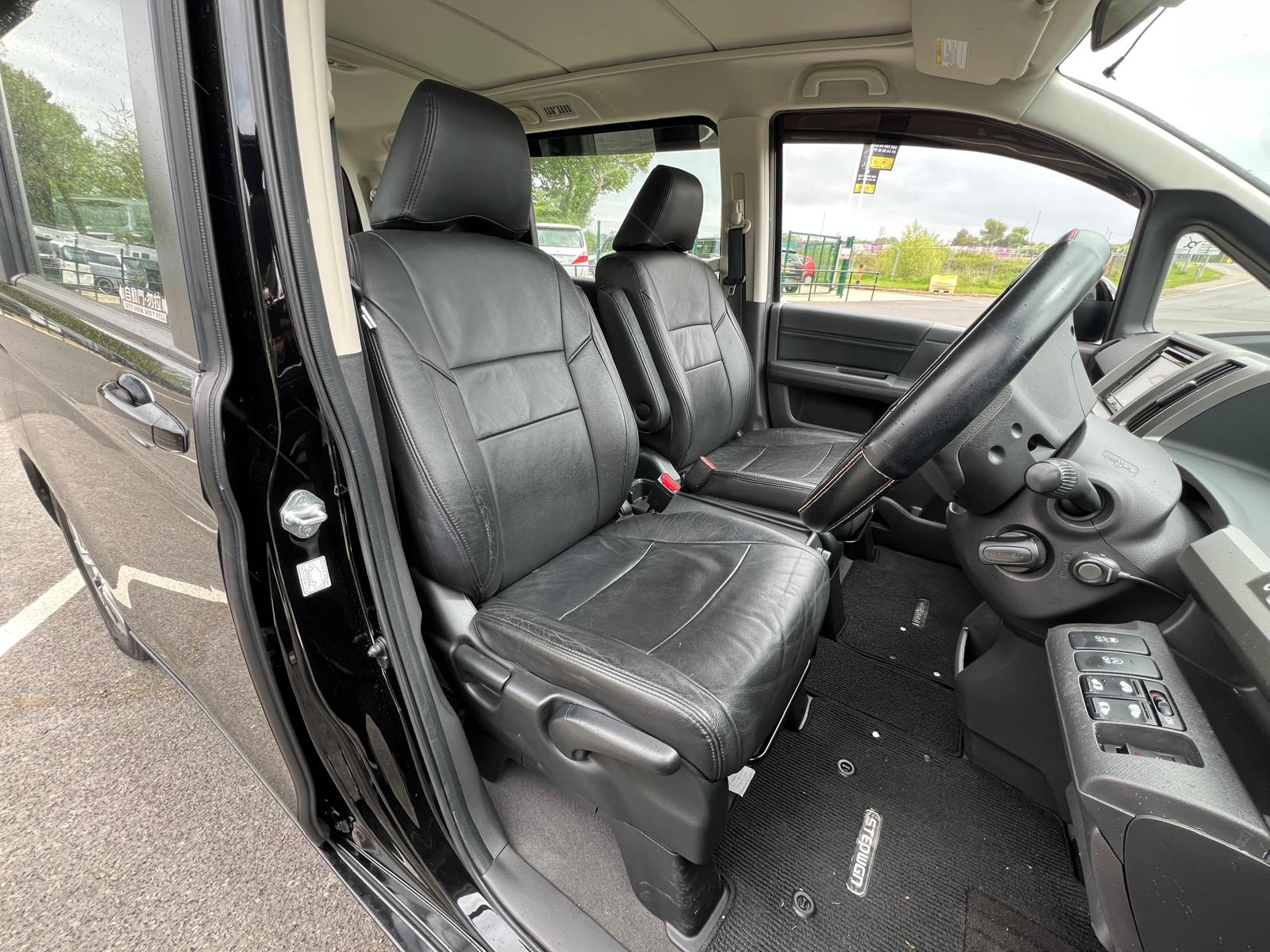 HONDA STEPWAGON 2014, SPADA, 2.0 PETROL FULLY LOADED, 7 SEATER, SUNROOF, PEARL BLACK PAINT, BLACK LEATHER INTERIOR