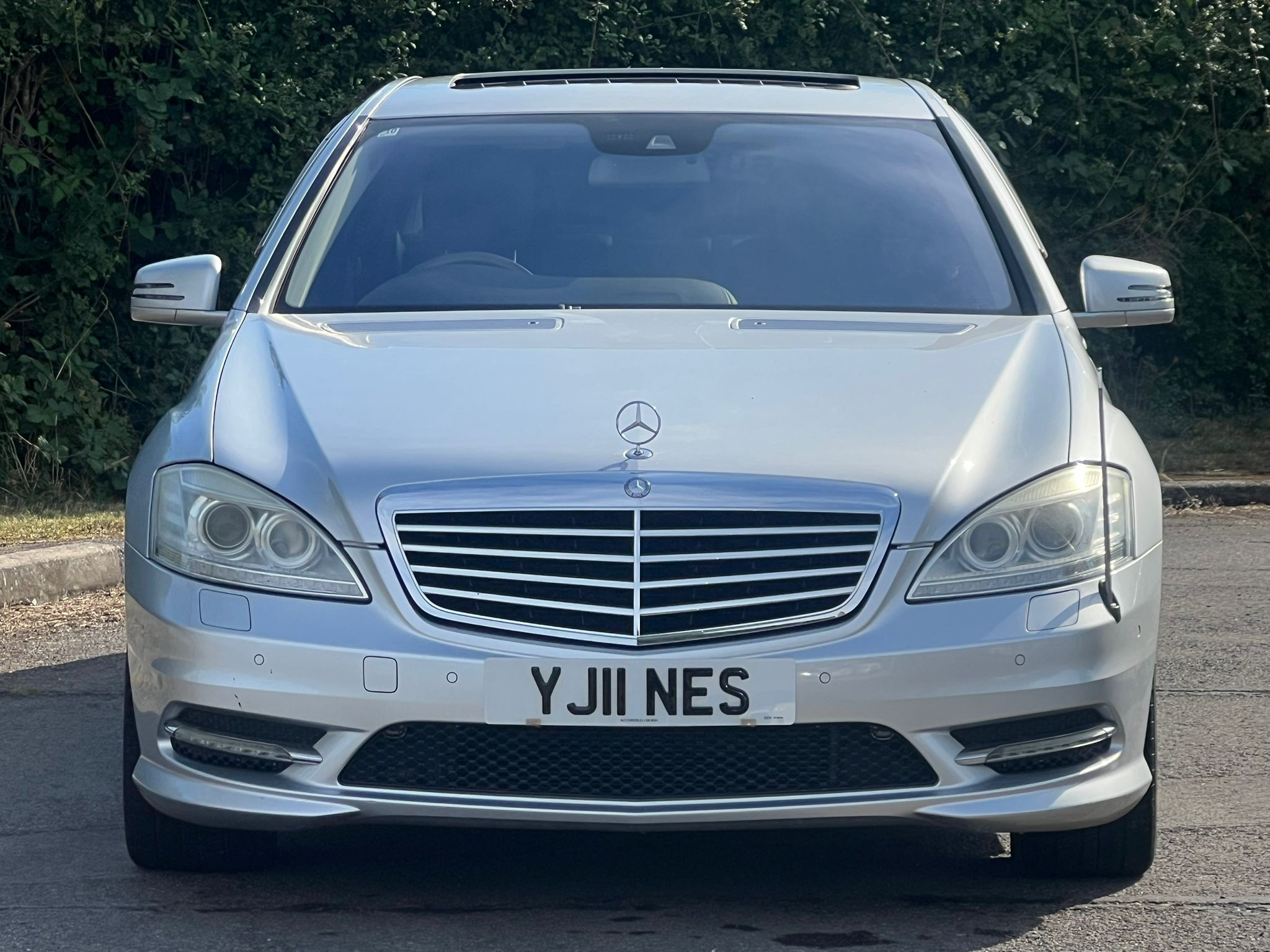 MERCEDES S550 2011, EXECUTIVE, 5.5 V8 PETROL FULLY LOADED, 5 SEATER, IRIDIUM SILVER PAINT, BLACK LEATHER INTERIOR