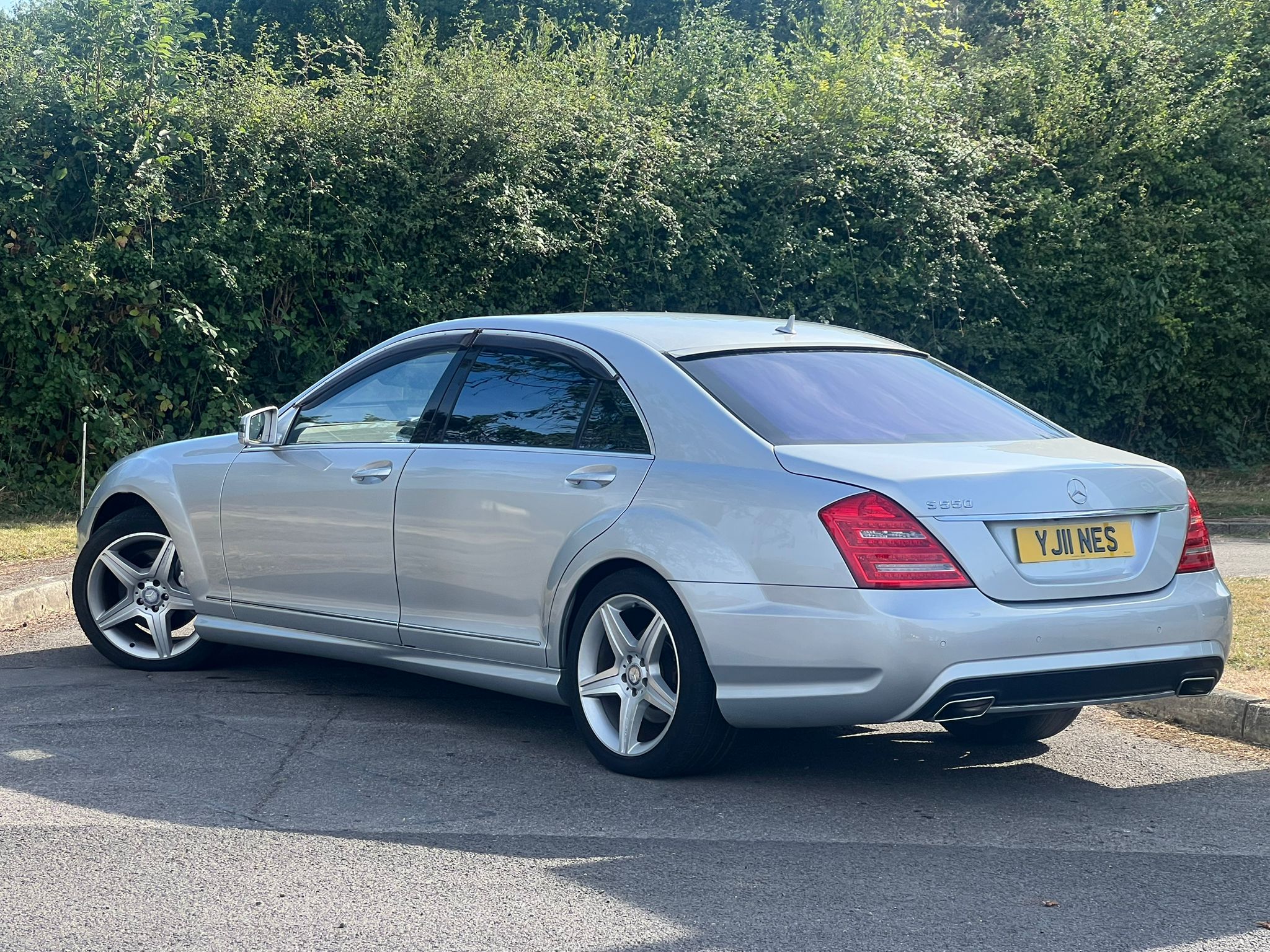 MERCEDES S550 2011, EXECUTIVE, 5.5 V8 PETROL FULLY LOADED, 5 SEATER, IRIDIUM SILVER PAINT, BLACK LEATHER INTERIOR