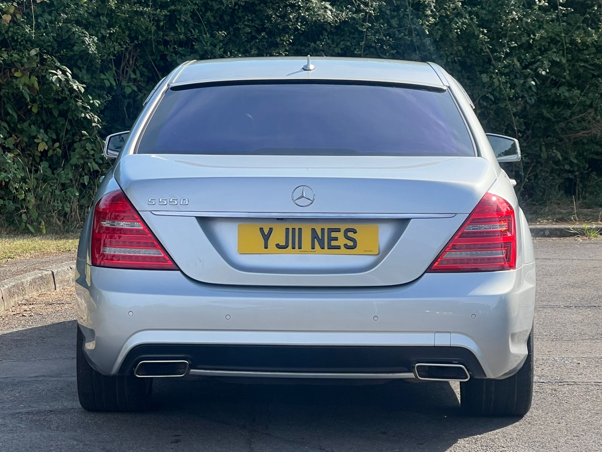 MERCEDES S550 2011, EXECUTIVE, 5.5 V8 PETROL FULLY LOADED, 5 SEATER, IRIDIUM SILVER PAINT, BLACK LEATHER INTERIOR