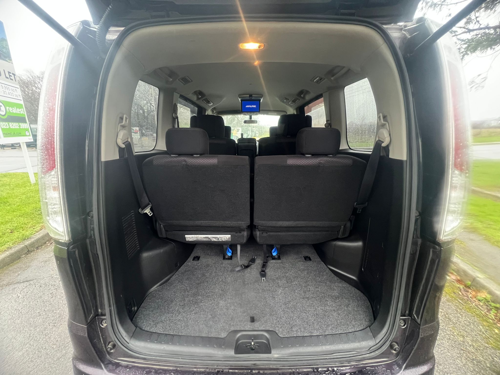 NISSAN SERENA 2012, HIGHWAY STAR, 2.0 PETROL FULLY LOADED, 8 SEATER, BLACK AMETHYST METALLIC PAINT, BLACK CLOTH INTERIOR