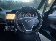 TOYOTA ESQUIRE 2015,1.8 HYBRID PETROL FULLY LOADED, 7 SEATER, BORDEAUX MICA METALLIC PAINT, BLACK/BROWN LEATHER INTERIOR