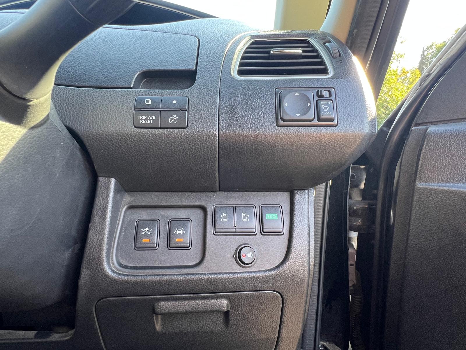 NISSAN SERENA 2015, HIGHWAY STAR, 2.0 PETROL HYBRID FULLY LOADED, 8 SEATER, PEARL BLACK PAINT, BLACK CLOTH INTERIOR